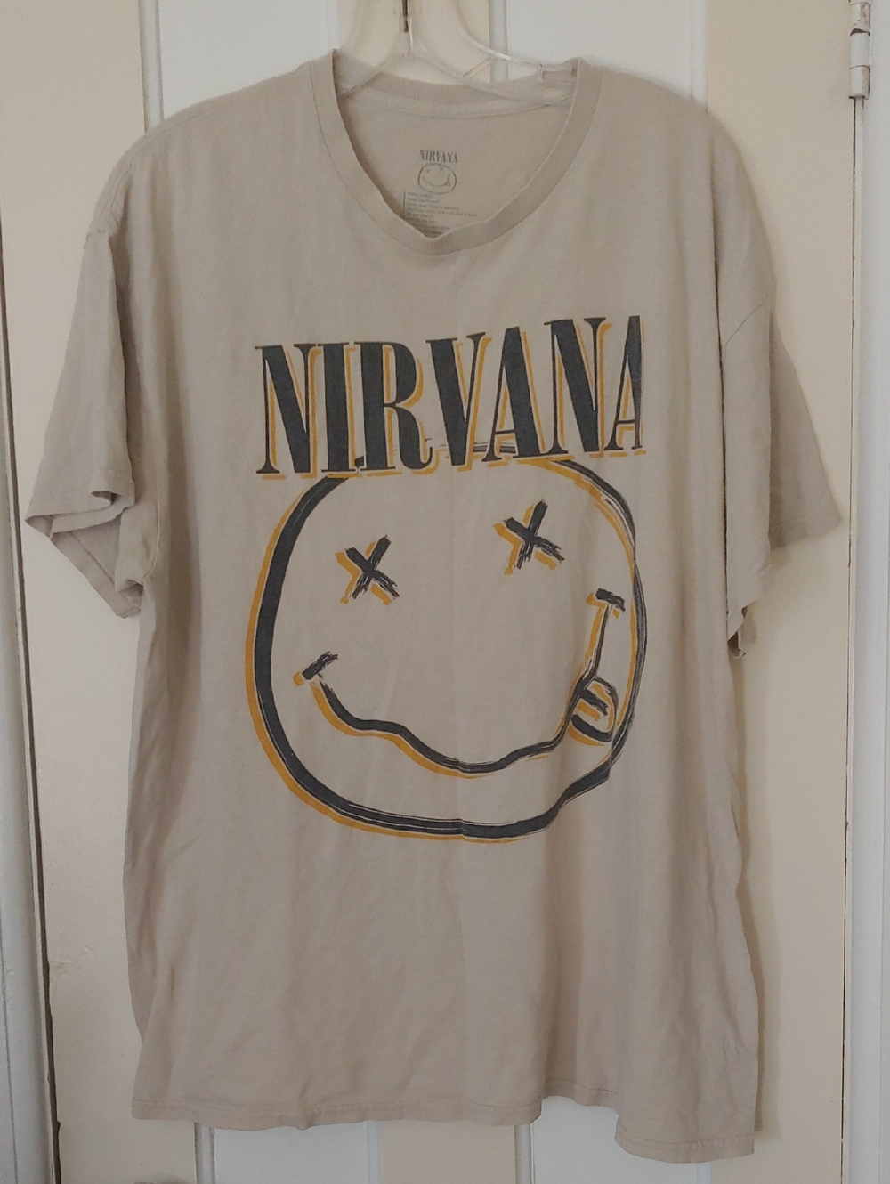 Nirvana Graphic Tee | XL | Oversized | Beige | Vintage Style Smiley - Picture 4 of 4